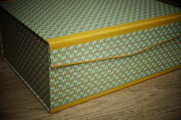 Sturdy linen edges gift and storage box